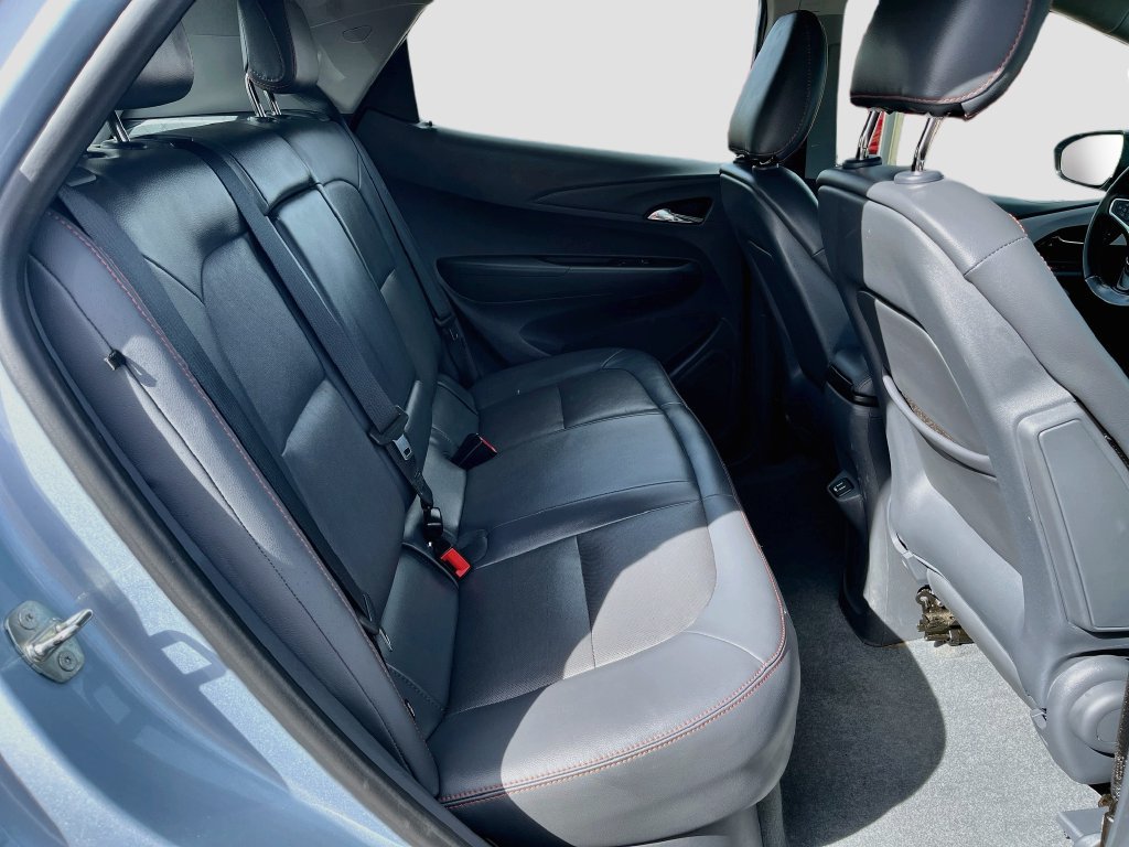 Used 2018 Chevrolet Bolt Premier w/ Driver Confidence II Package FWD image 27