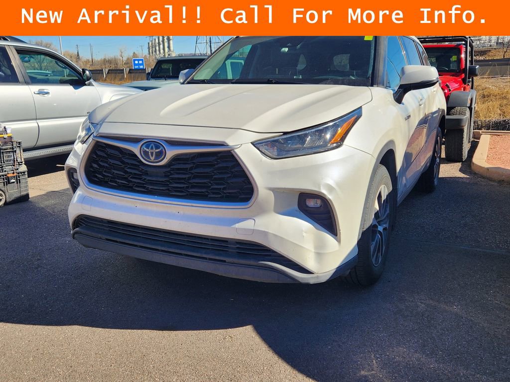 Used 2020 Toyota Highlander XLE image 3