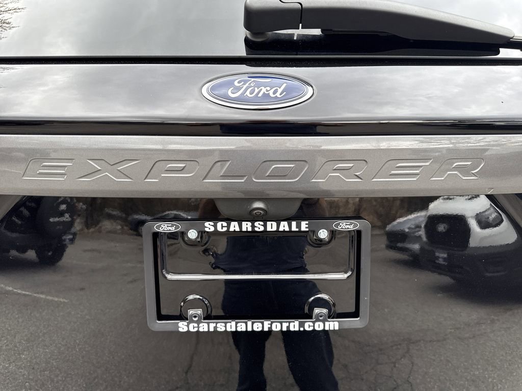 Used 2023 Ford Explorer XLT w/ Equipment Group 202A AWD/4WD image 39