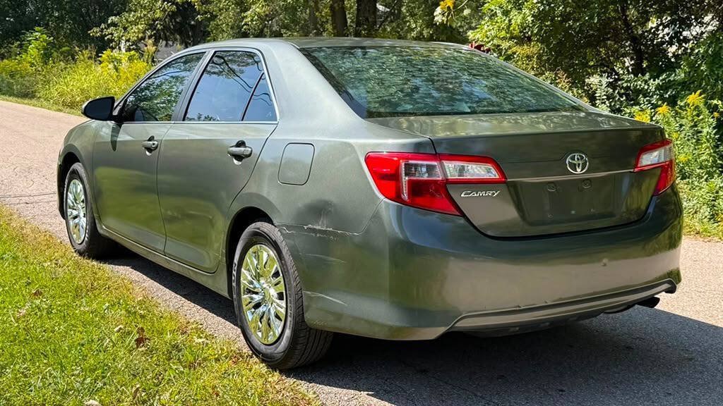 Used 2012 Toyota Camry FWD image 6