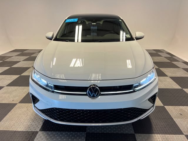 Certified 2025 Volkswagen Jetta SEL FWD image 2