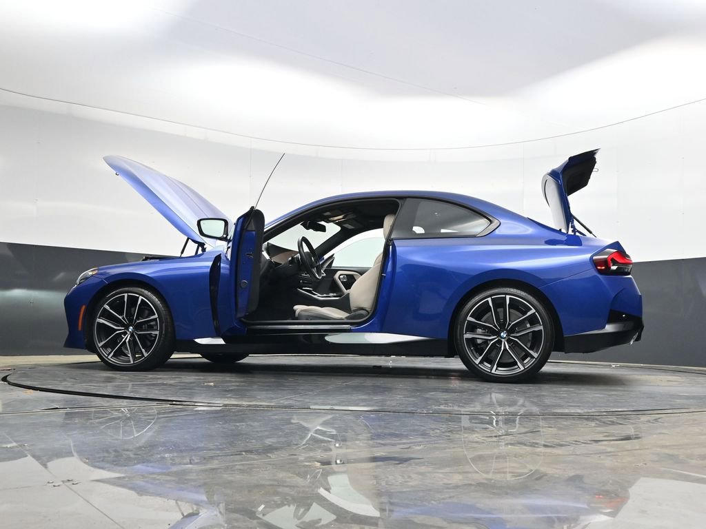 Used 2024 BMW 230i Coupe w/ M Sport Package RWD image 41