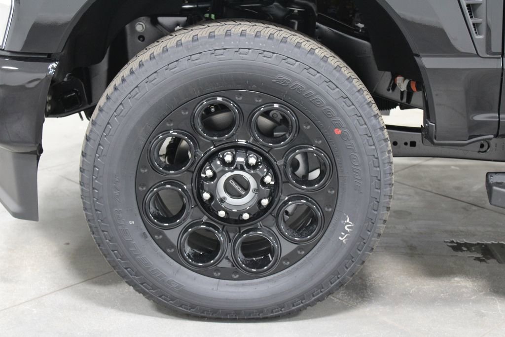 New 2026 Ford F250 Lariat w/ Black Appearance Package image 22