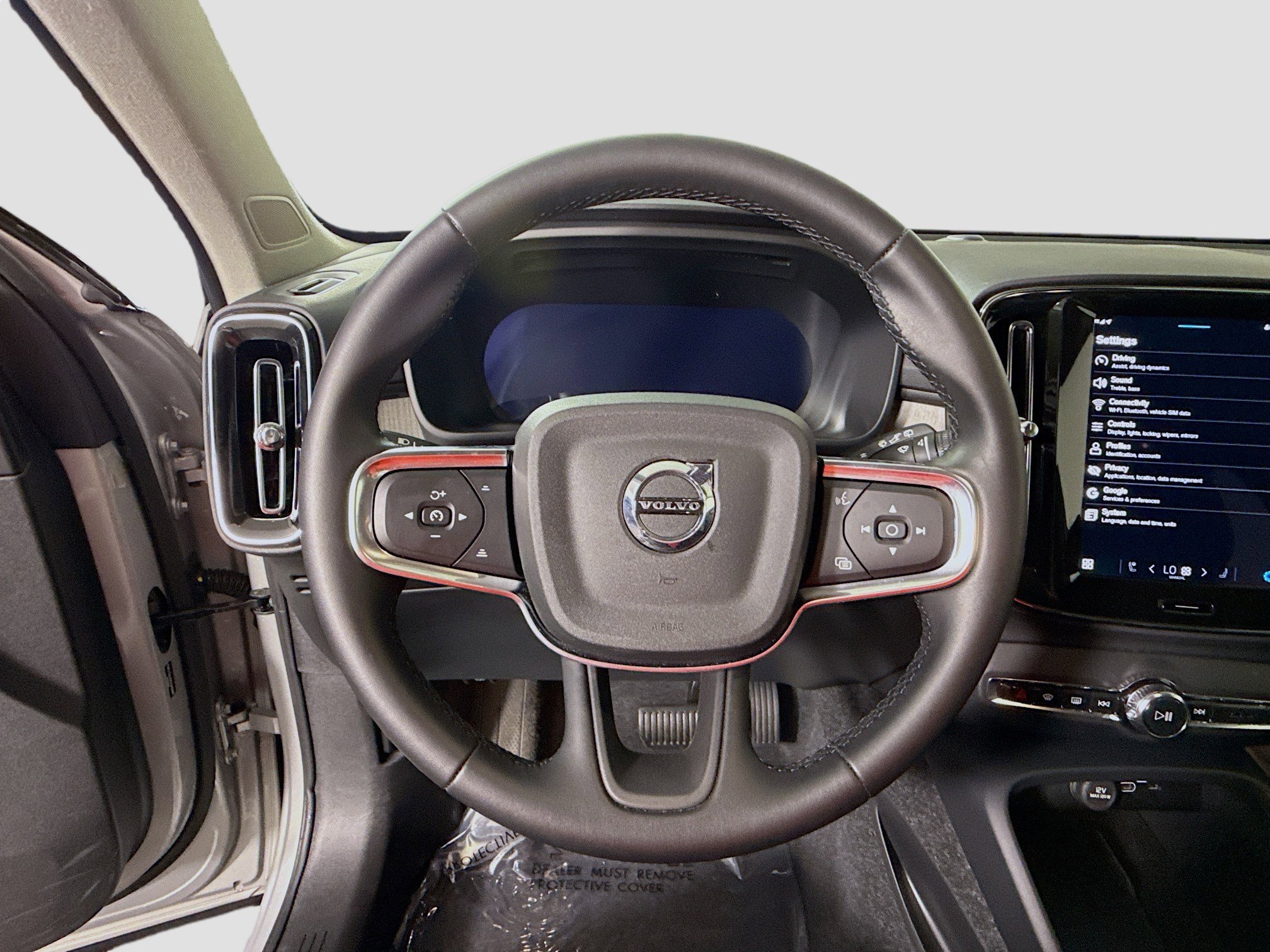 Used 2025 Volvo XC40 B5 Core image 13