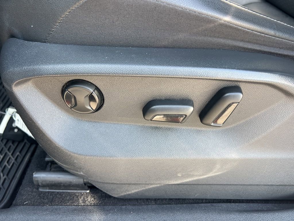 Used 2018 Volkswagen Tiguan SE w/ Panoramic Sunroof Package image 29