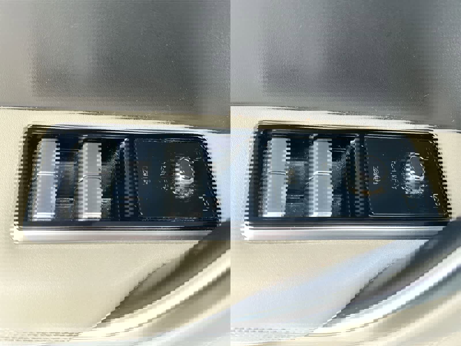 Used 2022 Jaguar XF R-Dynamic SE image 16