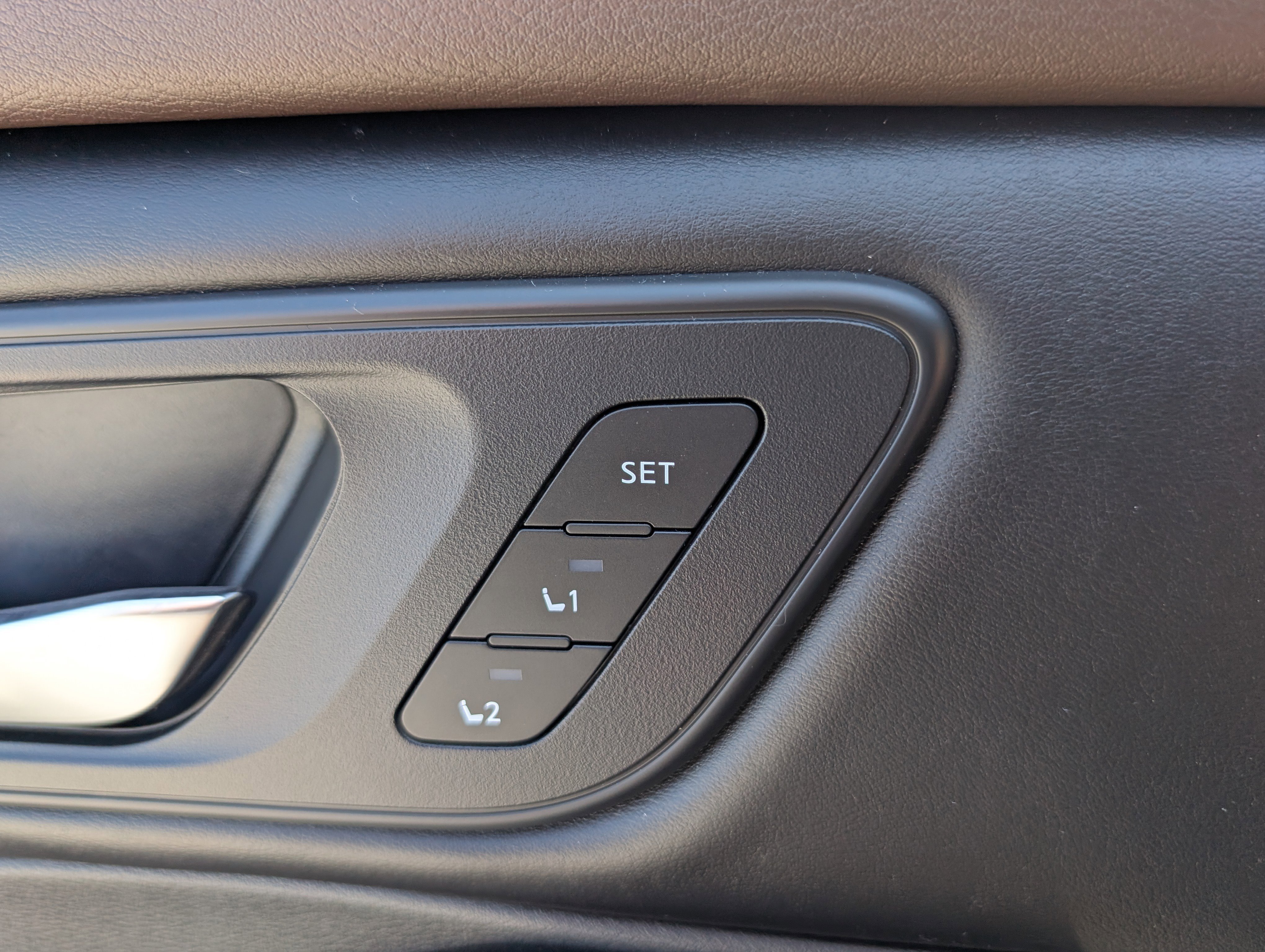 Used 2023 Nissan Rogue SL w/ SL Premium Package image 21