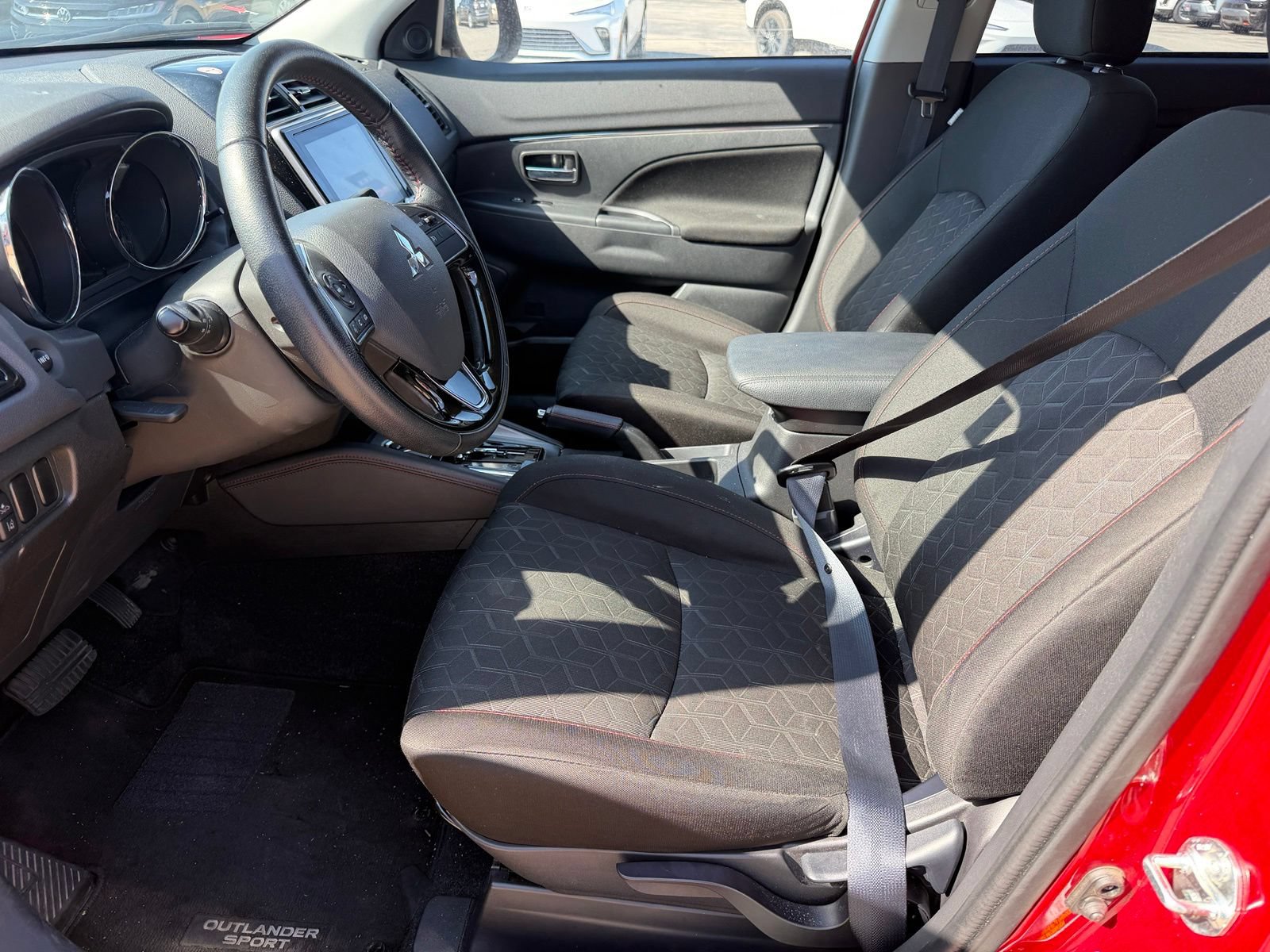 Used 2025 Mitsubishi Outlander Sport LE AWD/4WD image 7