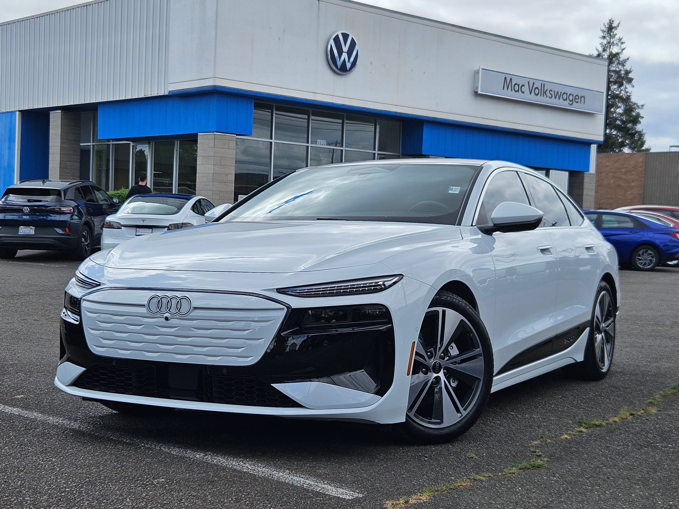 Used 2025 Audi A6 e-tron Prestige AWD/4WD image 1