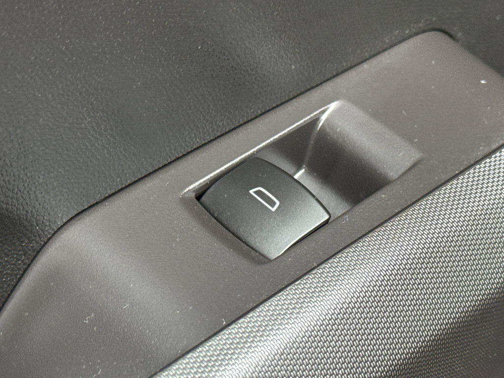 Used 2023 Chevrolet Colorado Trail Boss w/ Technology Package image 30