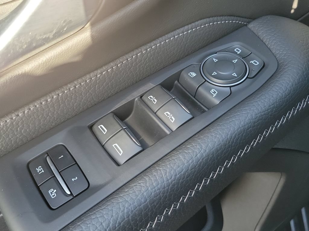 Used 2023 GMC Yukon Denali AWD/4WD image 24