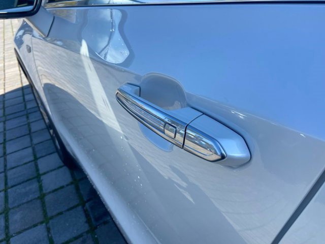 Certified 2025 Cadillac XT4 Premium Luxury image 10