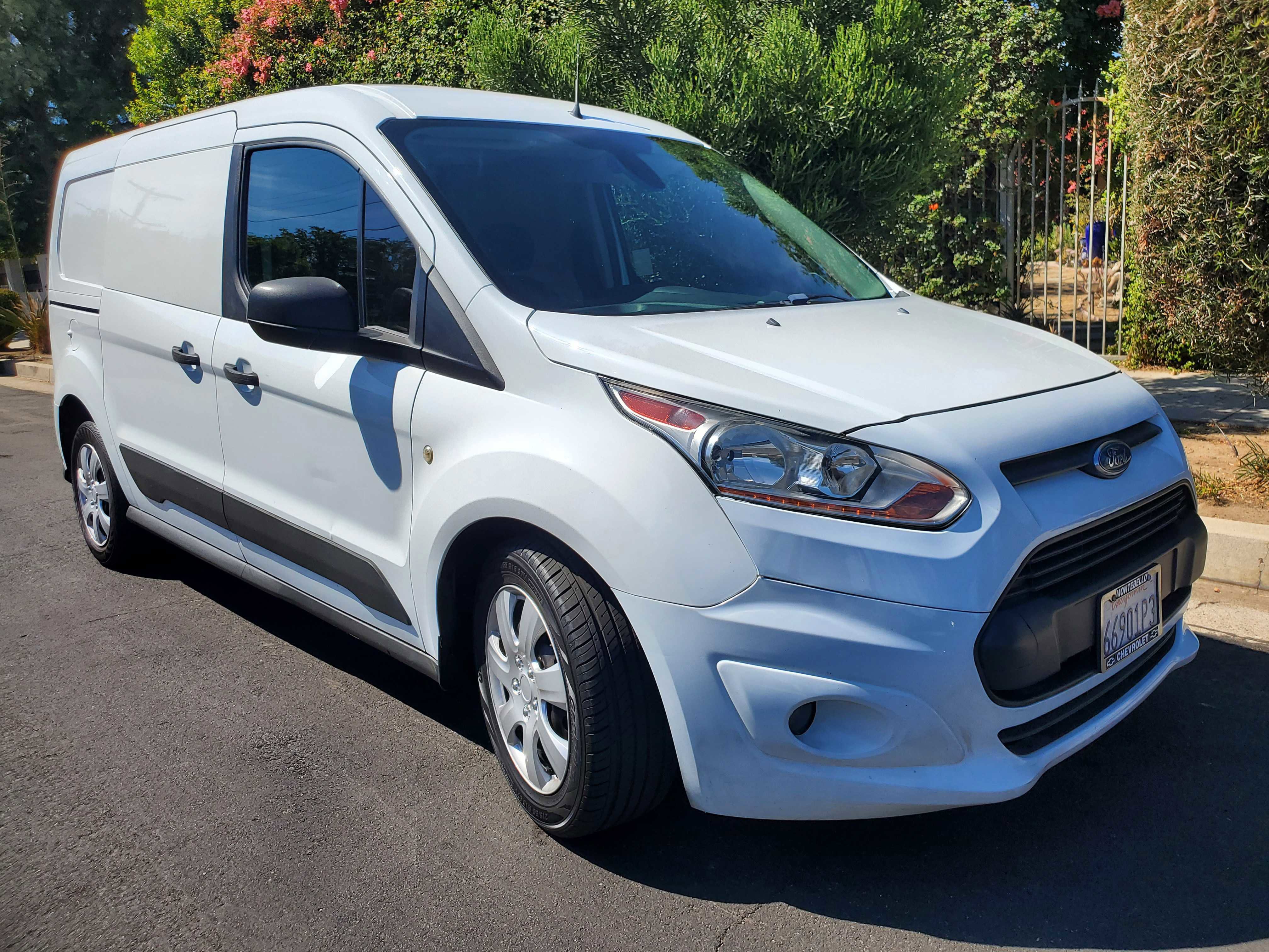 Used 2017 Ford Transit Connect XLT image 2