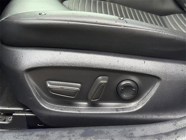 Used 2023 Toyota Camry SE image 16
