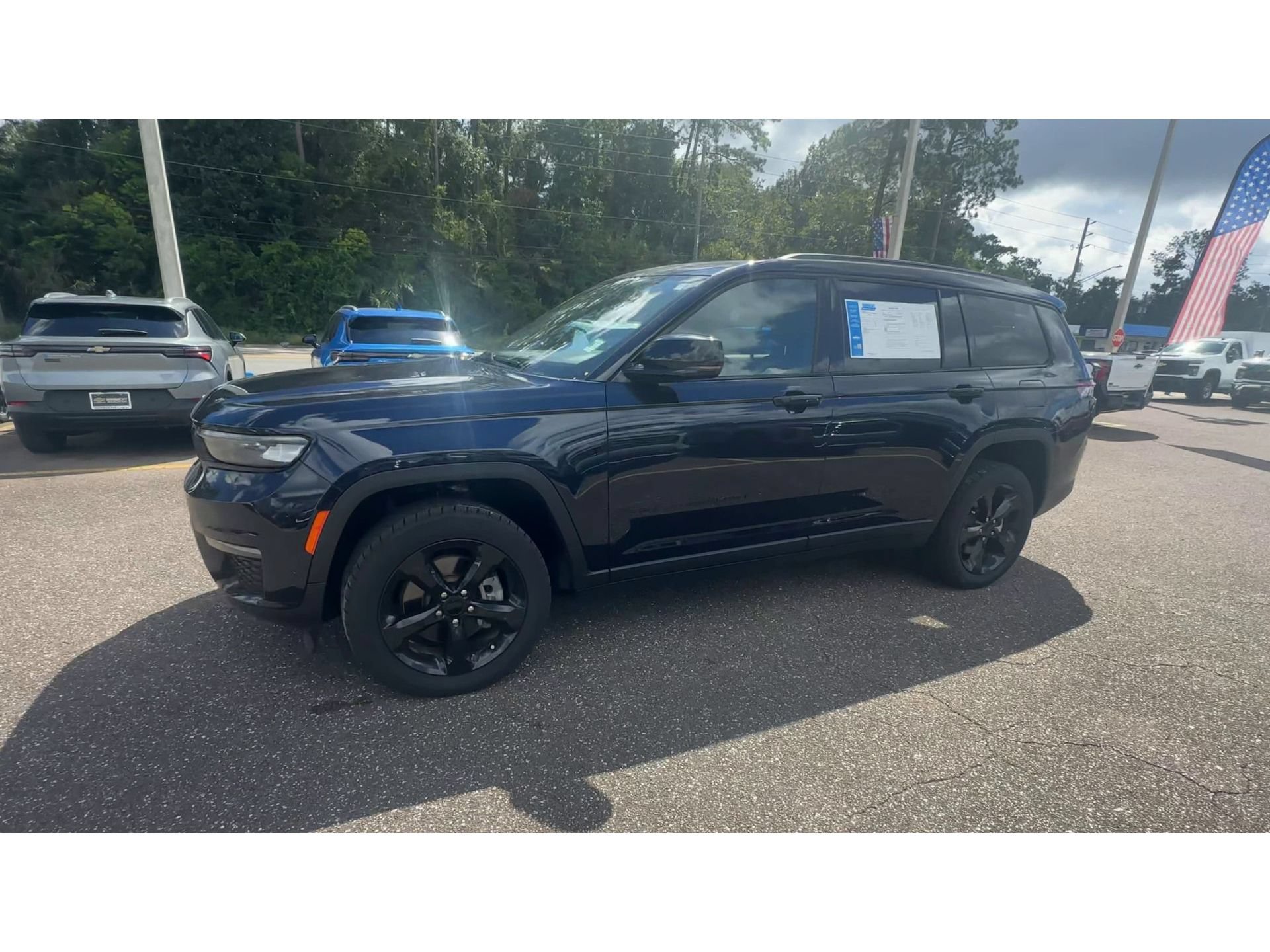 Used 2024 Jeep Grand Cherokee L Limited w/ Black Appearance Package RWD image 6