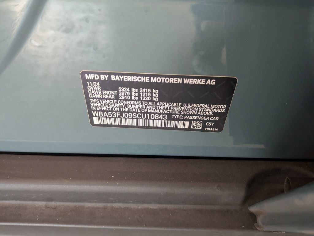 Certified 2025 BMW 530i xDrive w/ Premium Package image 38