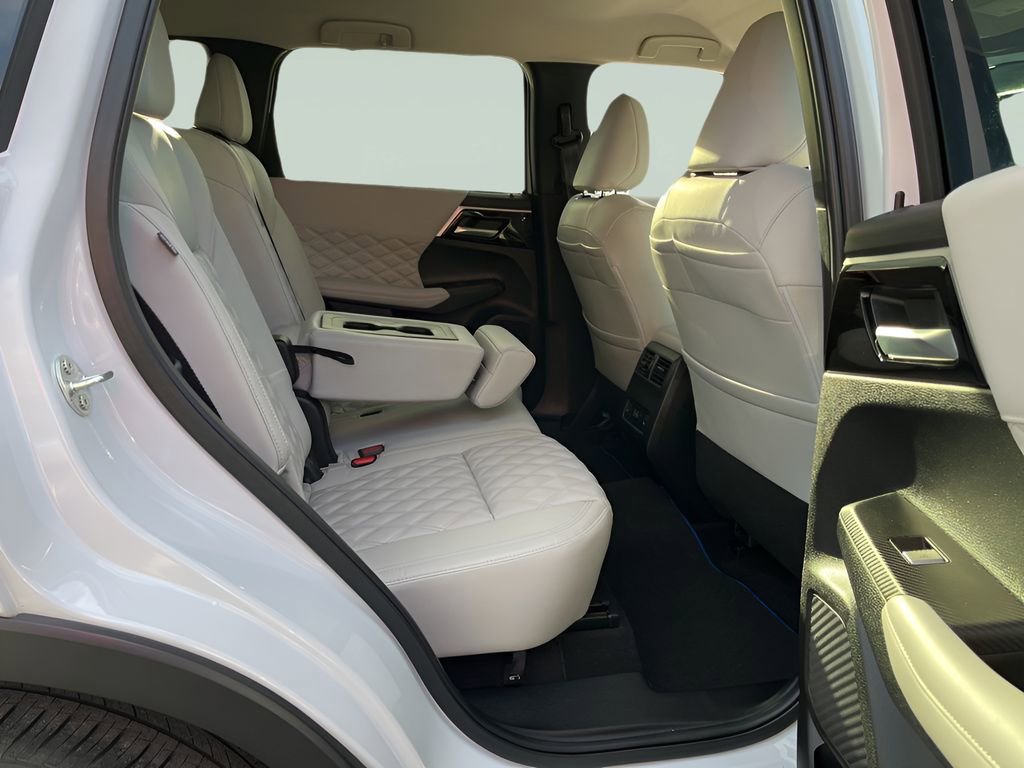 Used 2023 Mitsubishi Outlander SEL image 30