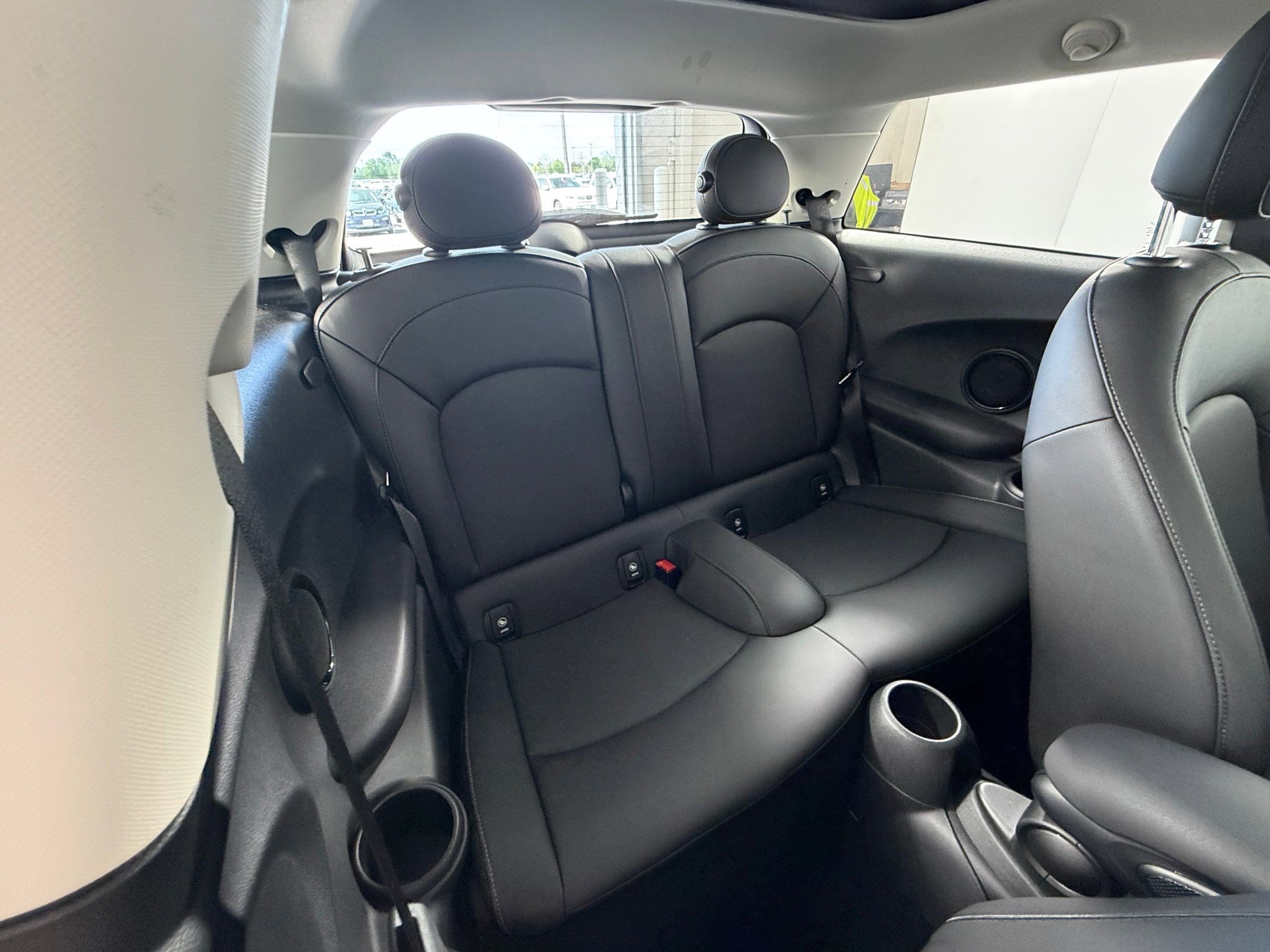 Used 2023 MINI Cooper 2-Door Hardtop image 32