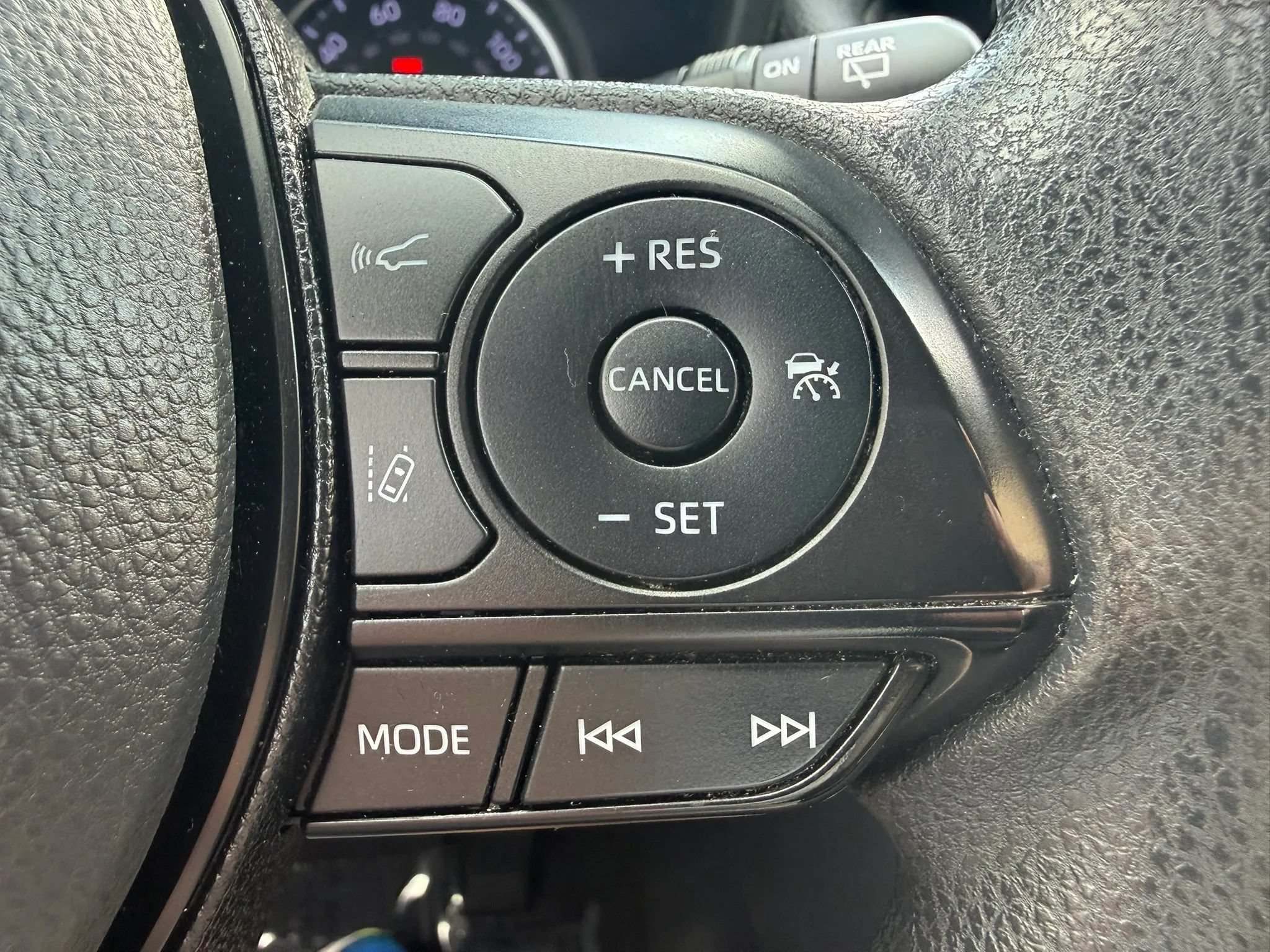 Used 2019 Toyota RAV4 XLE w/ Carpet Mat Package FWD image 13