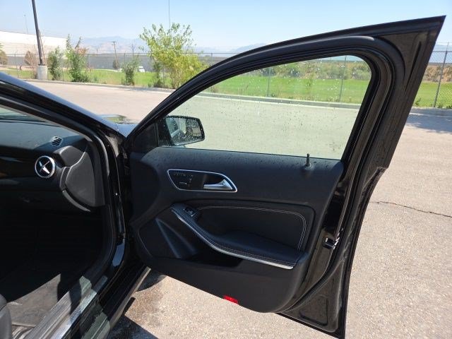 Used 2015 Mercedes-Benz GLA 250 4MATIC image 19