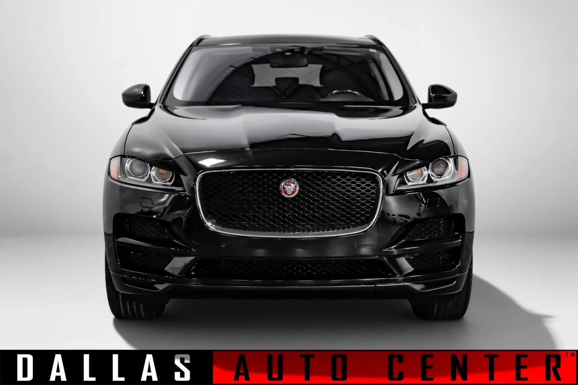 Used 2018 Jaguar F-PACE Premium AWD/4WD image 2