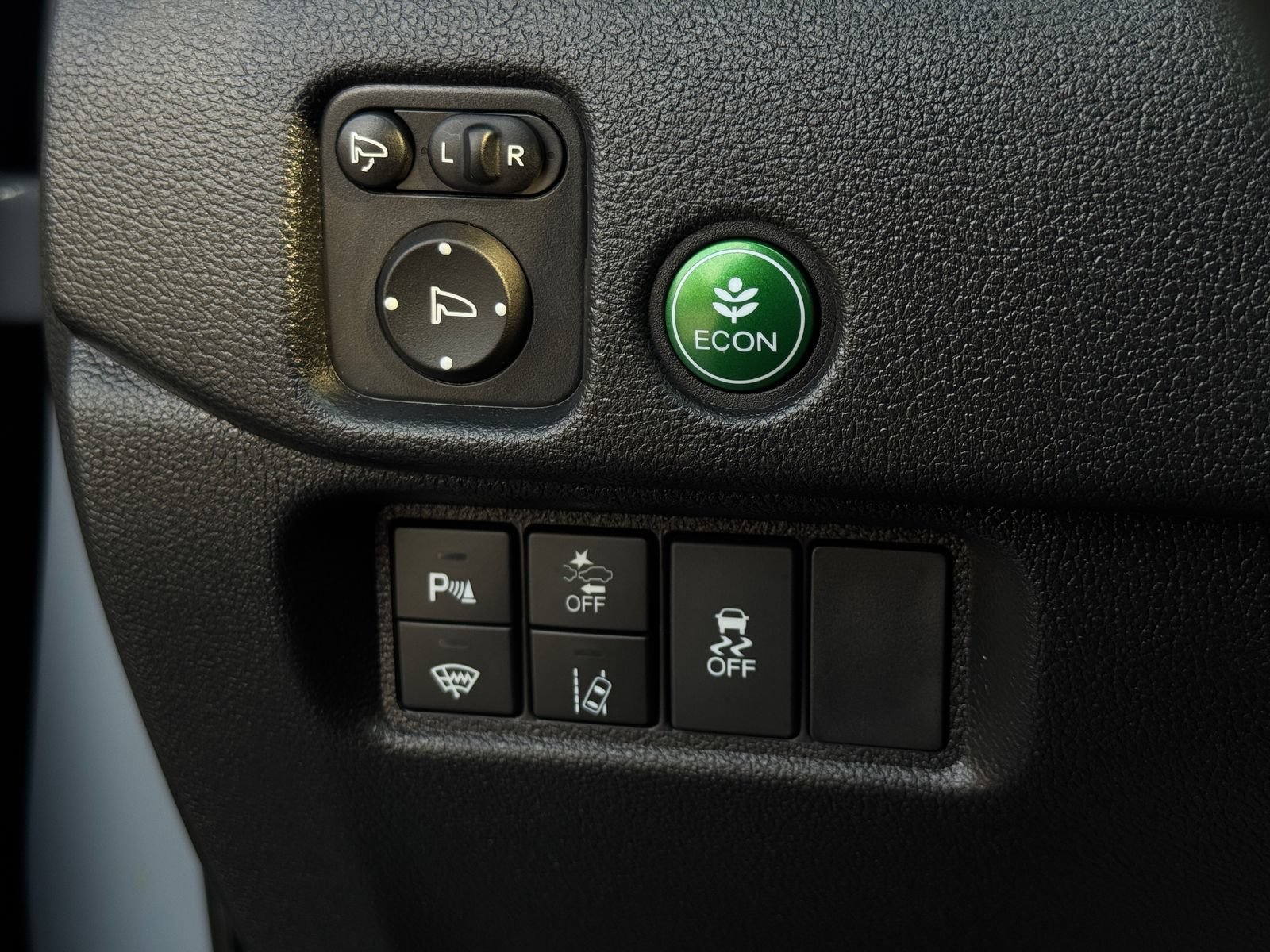 Certified 2025 Honda Passport TrailSport image 36