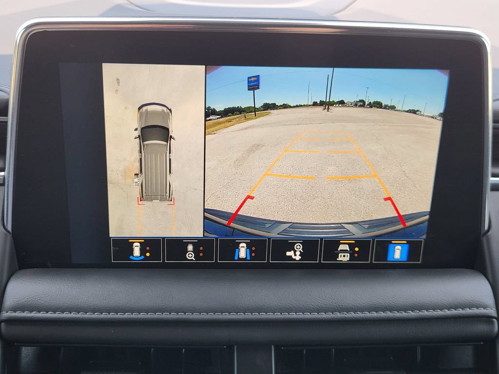 Used 2023 Chevrolet Tahoe Z71 w/ Luxury Package AWD/4WD image 18