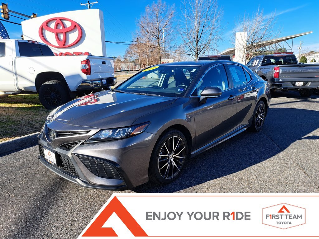 Used 2023 Toyota Camry SE image 1