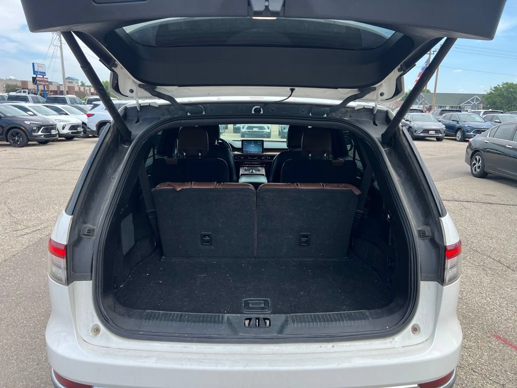 Used 2021 Lincoln Aviator Reserve w/ Elements Package Plus AWD/4WD image 12