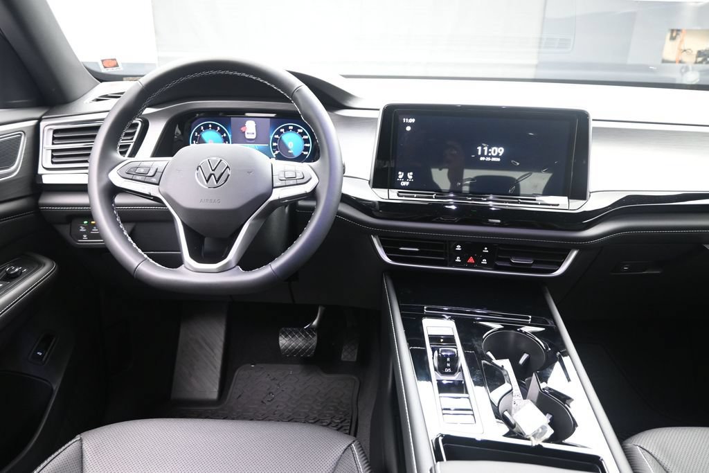 New 2026 Volkswagen Atlas Cross Sport SE FWD image 9