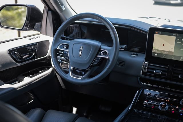 Used 2018 Lincoln Navigator L Select w/ Technology Package AWD/4WD image 27