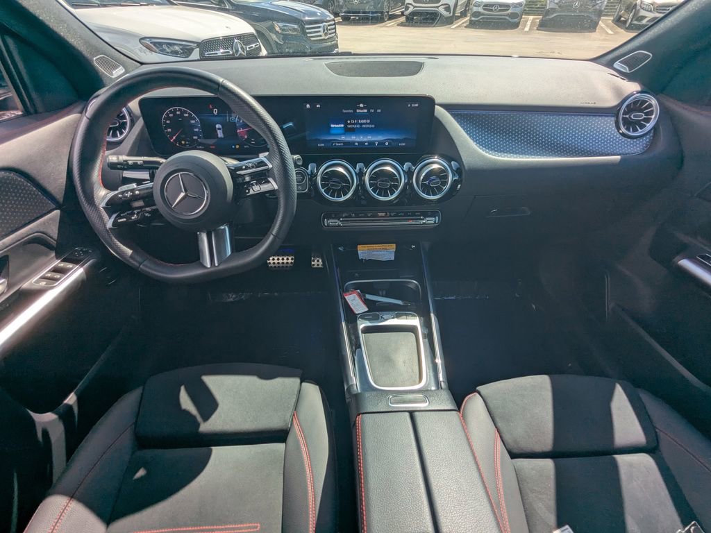 Used 2025 Mercedes-Benz GLA 250 4MATIC image 2