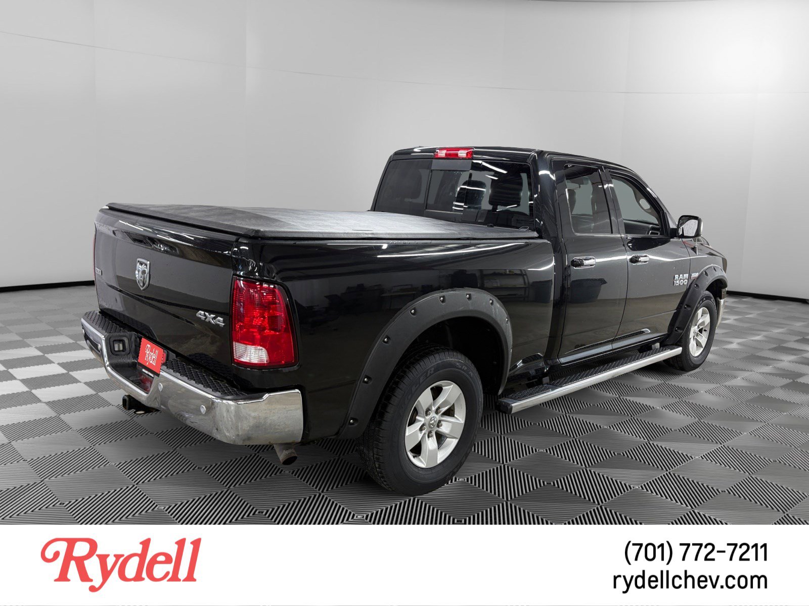 Used 2017 RAM 1500 Classic SLT w/ Protection Group AWD/4WD image 5