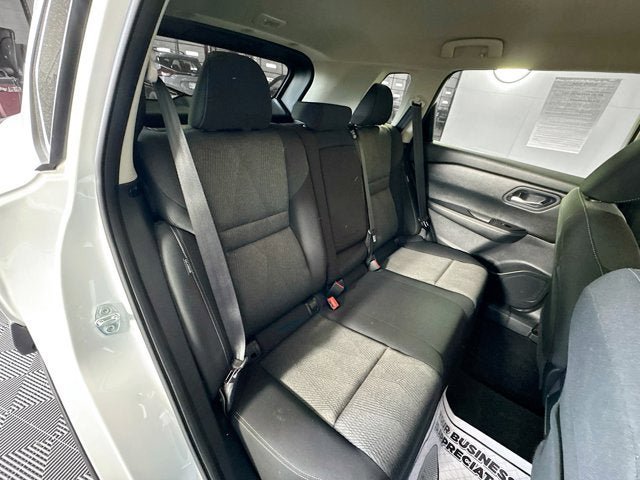 Used 2024 Nissan Rogue SV AWD/4WD image 21