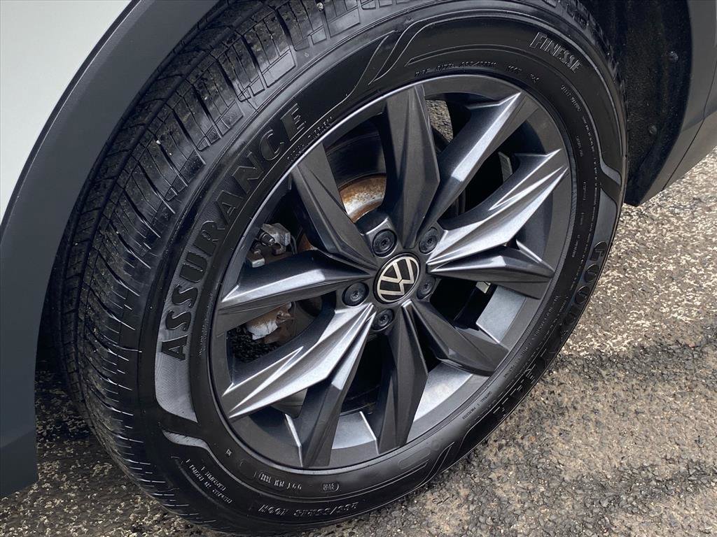 Certified 2023 Volkswagen Tiguan SE w/ Panoramic Sunroof Package image 22