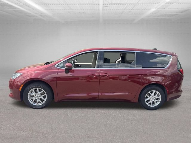 Used 2023 Chrysler Voyager LX FWD image 12