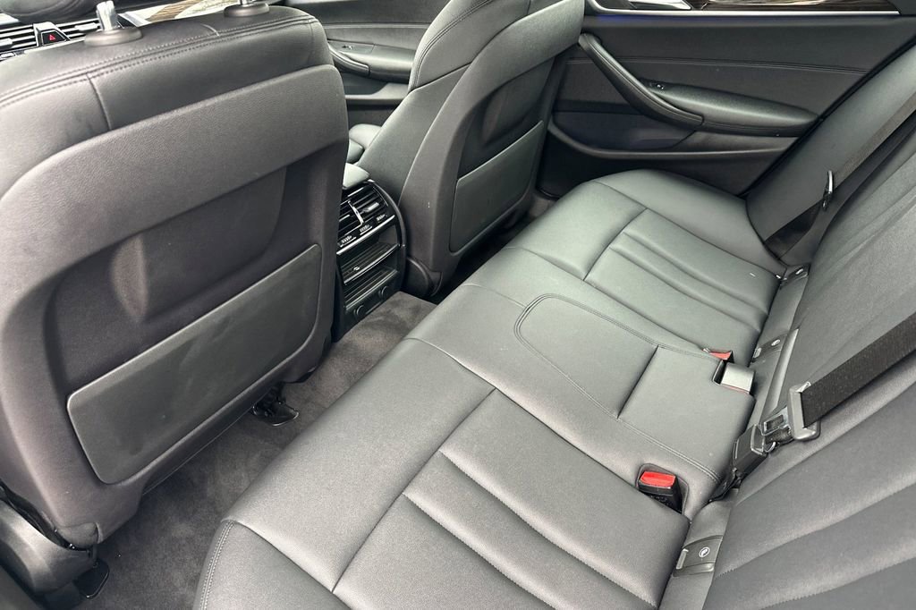 Used 2018 BMW 530i image 12