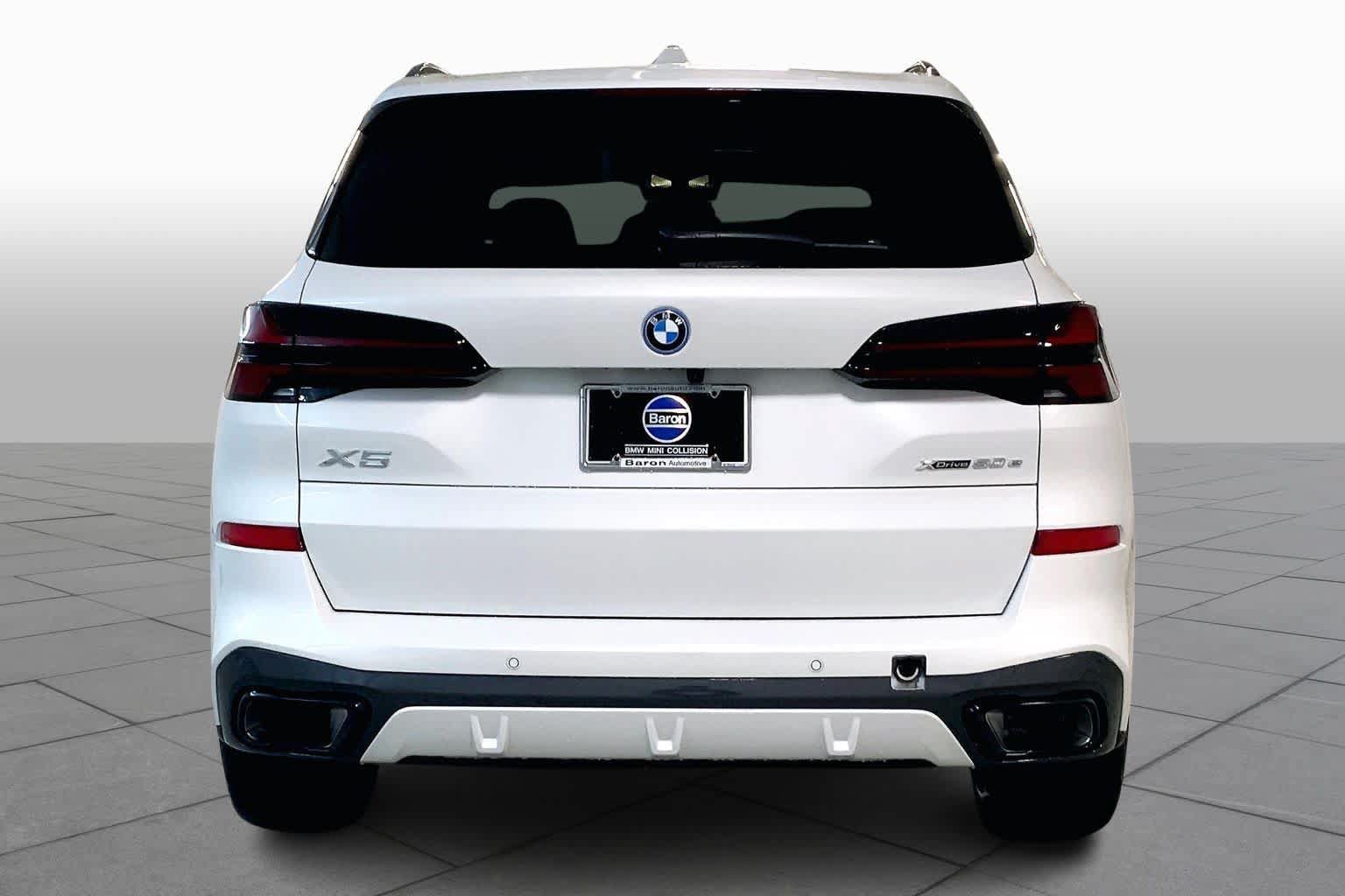 Used 2026 BMW X5 xDrive50e w/ M Sport Package AWD/4WD image 4