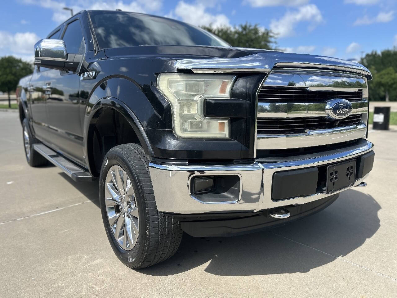 Used 2015 Ford F150 Lariat w/ Equipment Group 502A Luxury AWD/4WD image 4
