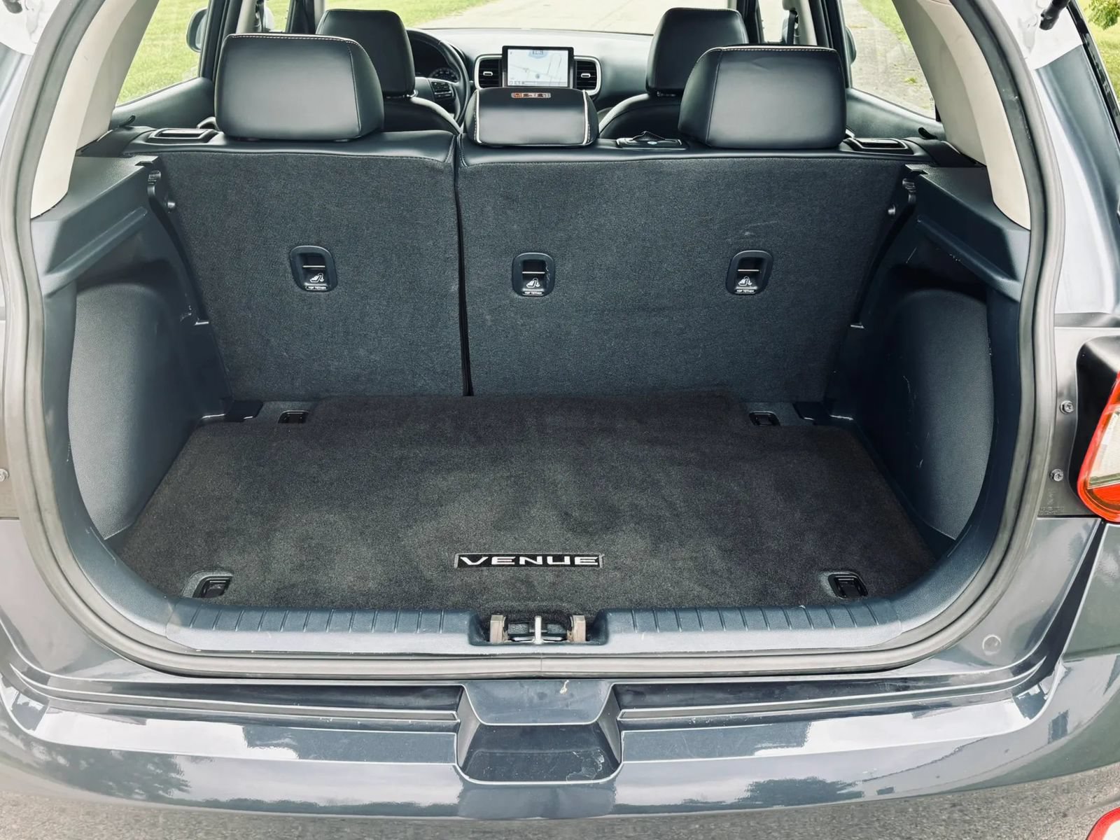 Used 2021 Hyundai Venue FWD image 24