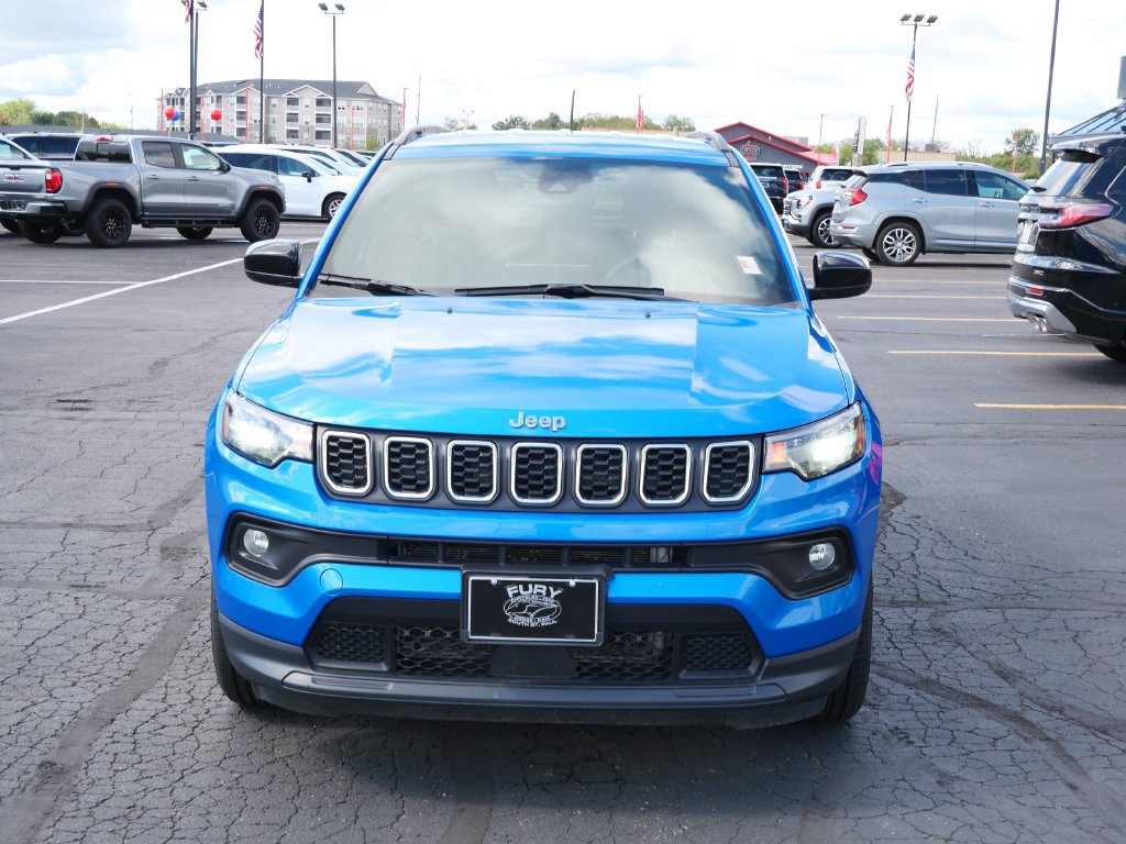 Used 2024 Jeep Compass Latitude AWD/4WD image 4