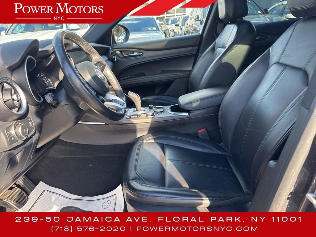 Used 2023 Alfa Romeo Stelvio Ti image 31