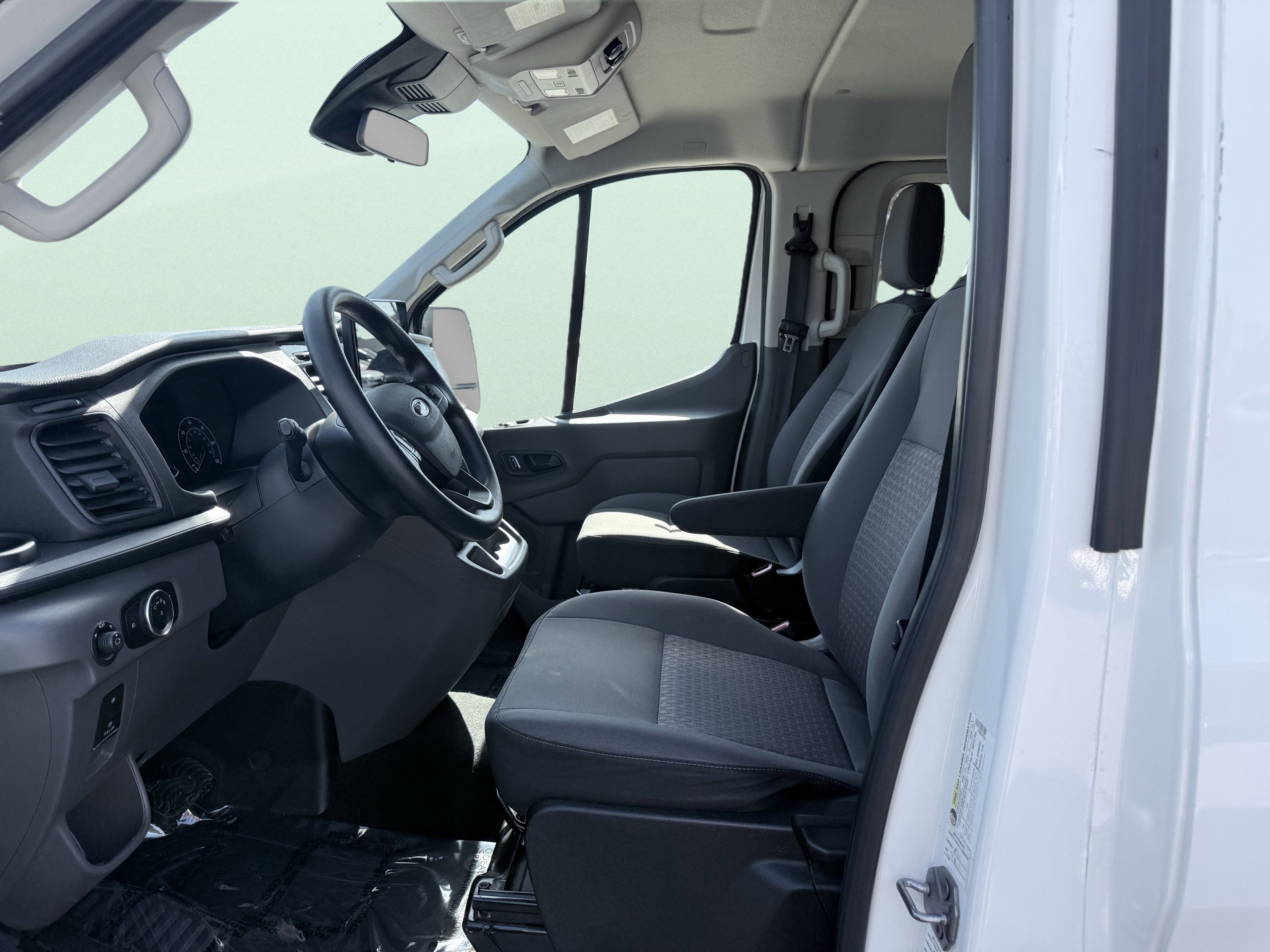 Used 2023 Ford Transit 350 XLT image 24