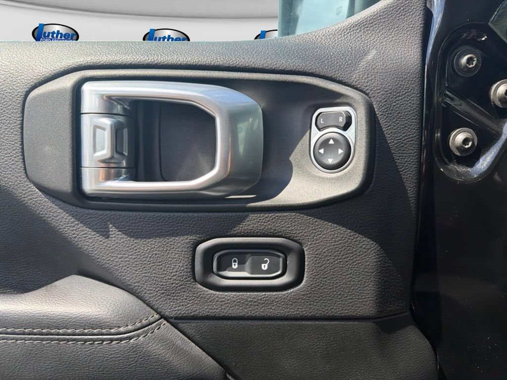 Used 2021 Jeep Wrangler Unlimited Sahara AWD/4WD image 18