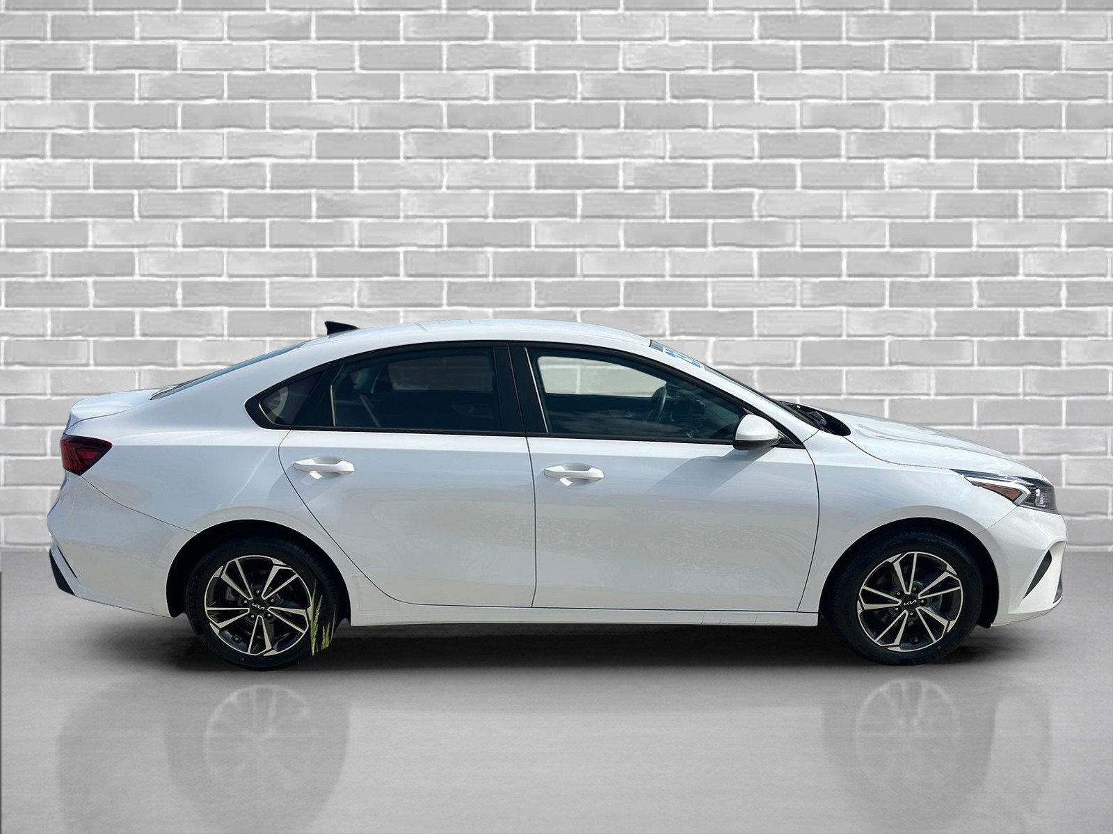 Used 2023 Kia Forte LXS FWD image 6