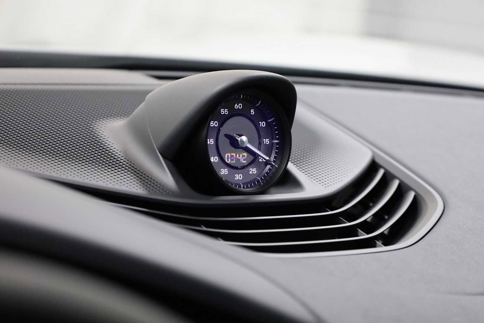Certified 2025 Porsche Taycan image 19