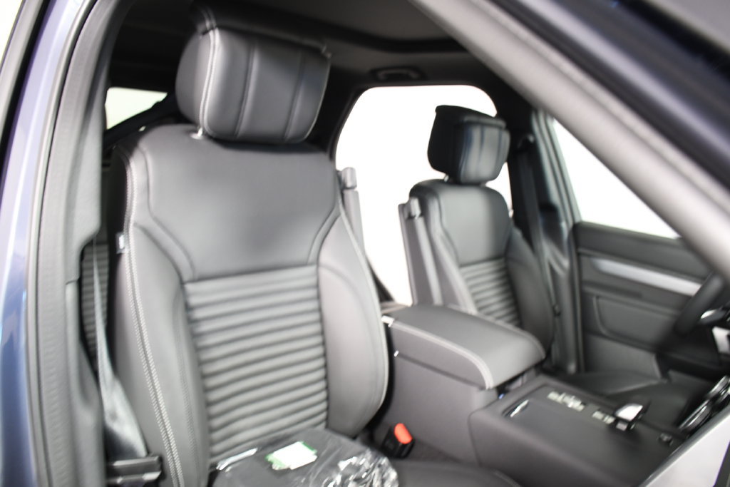 Certified 2026 Land Rover Discovery Dynamic SE AWD/4WD image 20