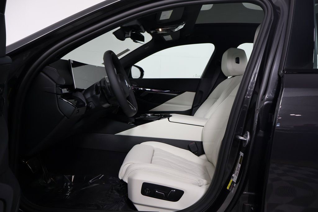 New 2026 BMW i5 eDrive40 w/ M Sport Package image 5