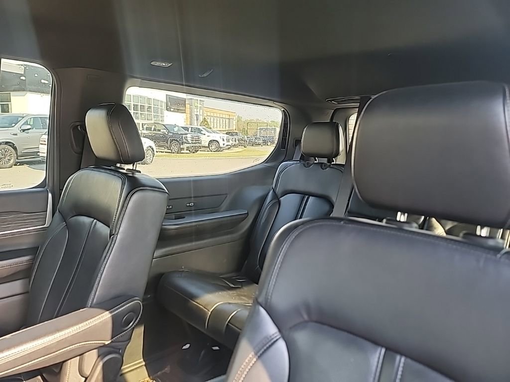 Used 2022 Jeep Wagoneer Series III w/ Flexible Seating Group image 13