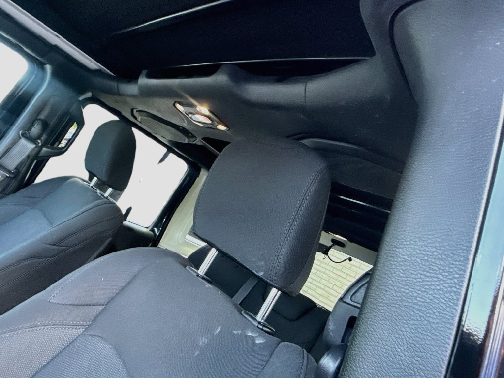Certified 2022 Jeep Wrangler Unlimited Sport w/ Sun And Sound Package AWD/4WD image 20